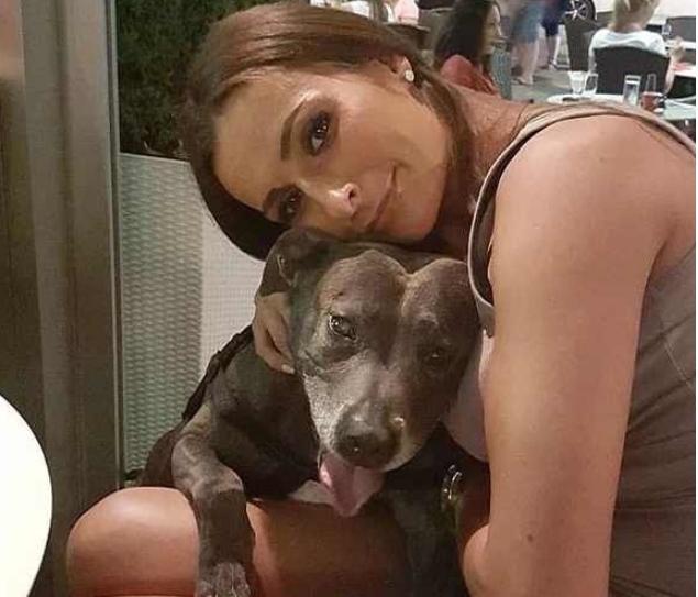 痛失爱犬的铲屎官花费近4万为狗狗举行盛大葬礼：它是我的一切