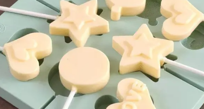 想为自家爱狗加餐？选这些宠物训练零食狗狗会更爱吃！