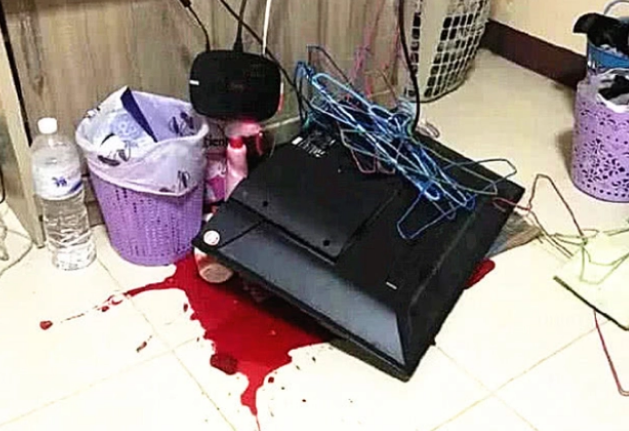 洗澡时客厅传来巨响，看到现场心脏受不了