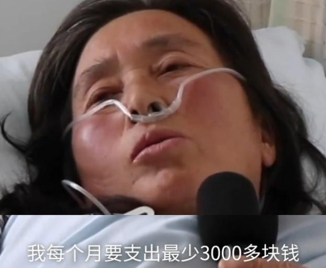 流浪猫狗救助者不堪网络质疑服药自杀，邻居：她救助猫狗好多年